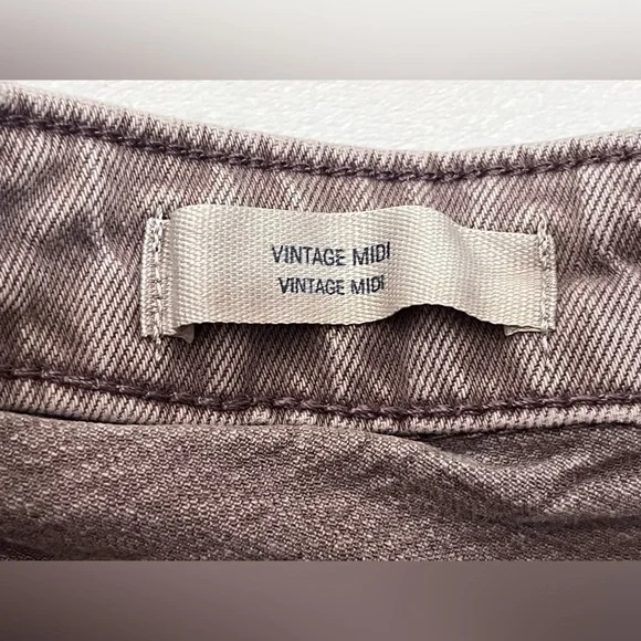 Universal Thread Women’s Distressed Frayed Vintage Midi Denim Mauve Shorts - Picture 8 of 16